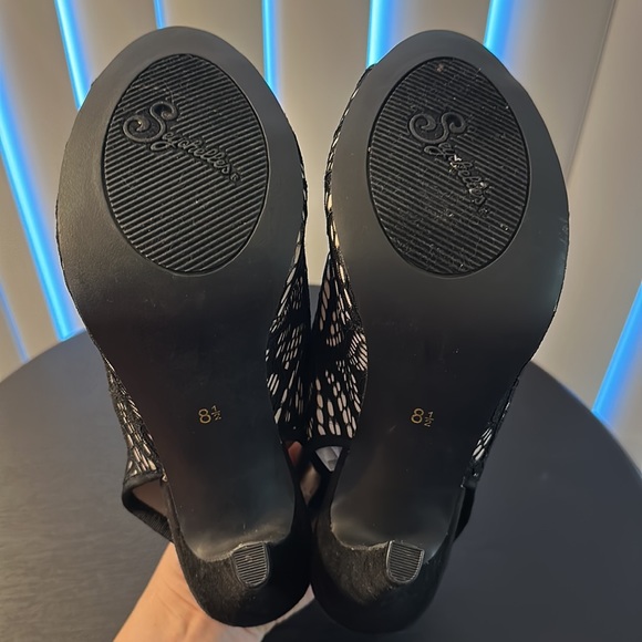 Seychelles Bow Heels - Picture 6 of 6